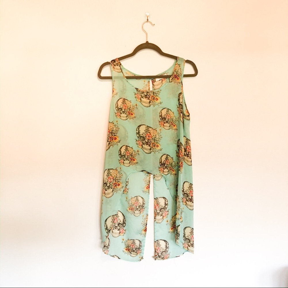 Top - Picture 2 of 3